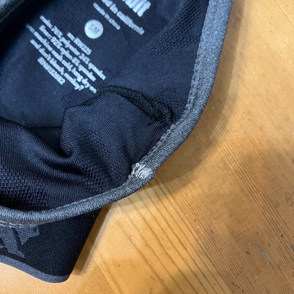 Rabbit Strappy Pocket Bra - Grey, Size S - Picture 5 of 7